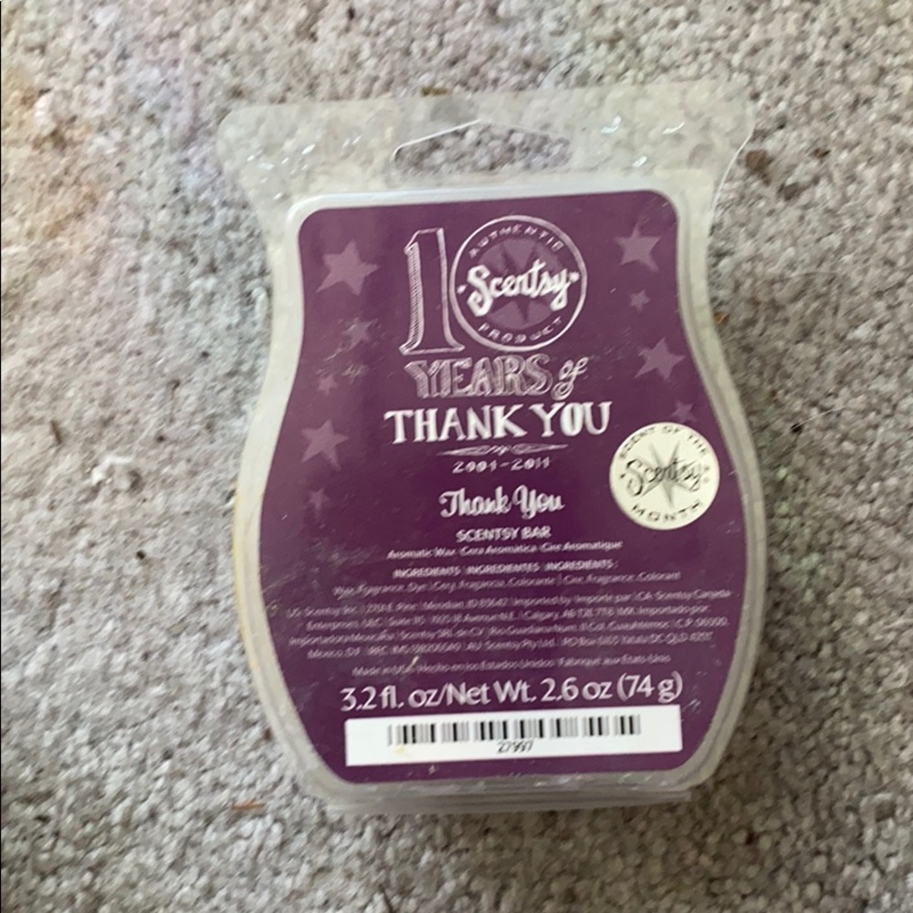 Scentsy wax - one cube missing (thank you scent)